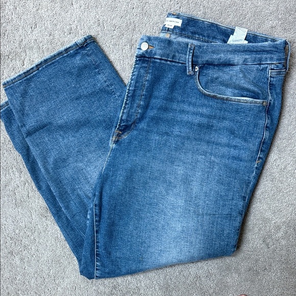 Good American - ALWAYS FITS GOOD LEGS Straight Jeans - Picture 6 of 8